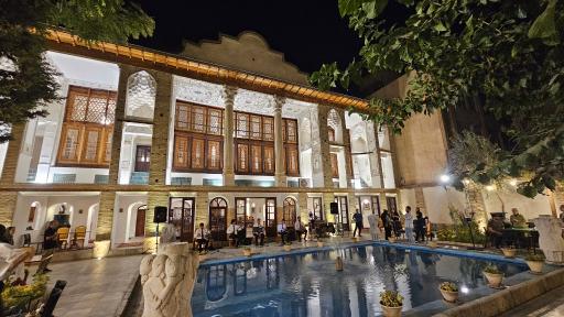 عکس کافه رستوران عمارت صدراعظم (خانه تاریخی امام جمعه)