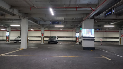 عکس پارکینگ بازار مبل شماره ۳