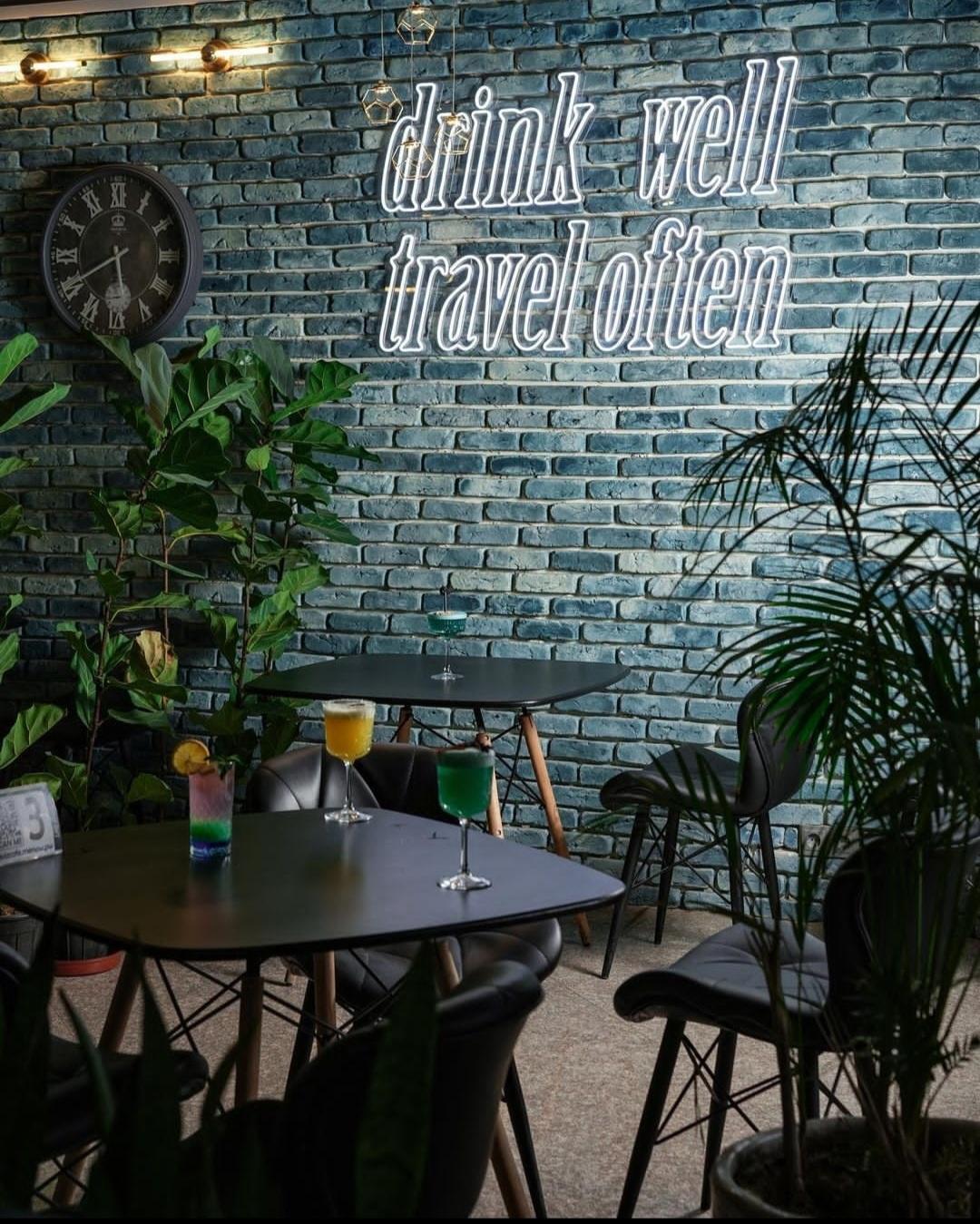 عکس کافی شاپ لاویز