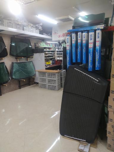 عکس شیشه اتومبیل متین