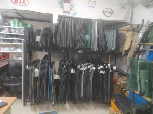 عکس شیشه اتومبیل متین