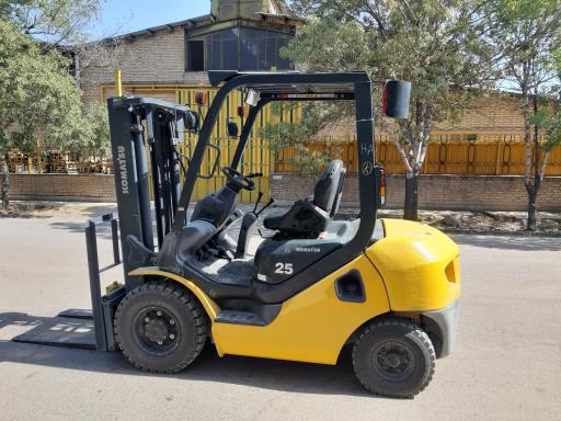 عکس آموزشگاه فنی و حرفه ای آزاد گرامی