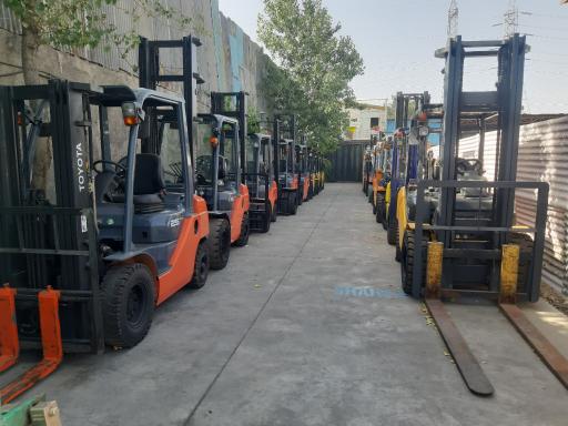 عکس آموزشگاه فنی و حرفه ای آزاد گرامی