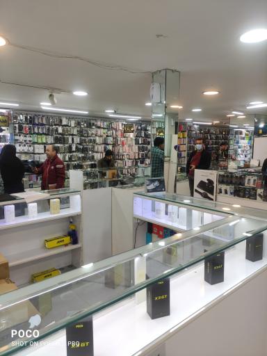 عکس لوازم جانبی و تعمیرات تخصصی تسلا همراه پایا