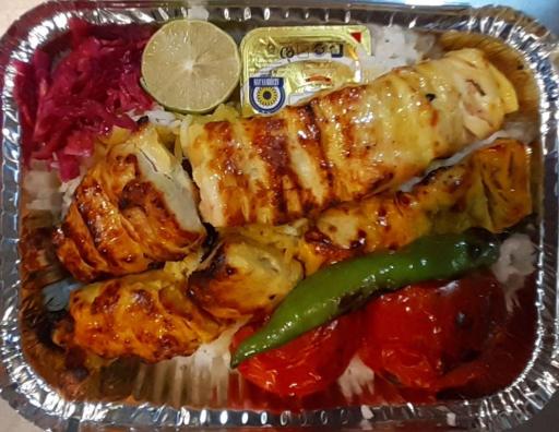 عکس تهیه غذای برادران