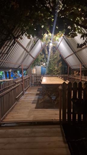 عکس اقامتگاه بومگردی کلبه باغ