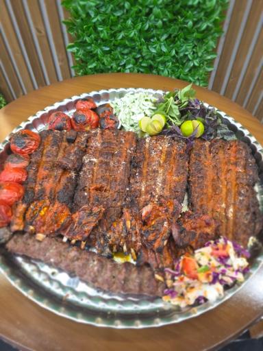 عکس کافه رستوران نیاتوس