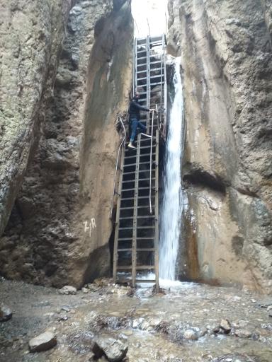 عکس آبشار قره‌ سو