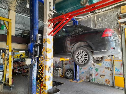 عکس تعمیرگاه و تست موتور آلپ