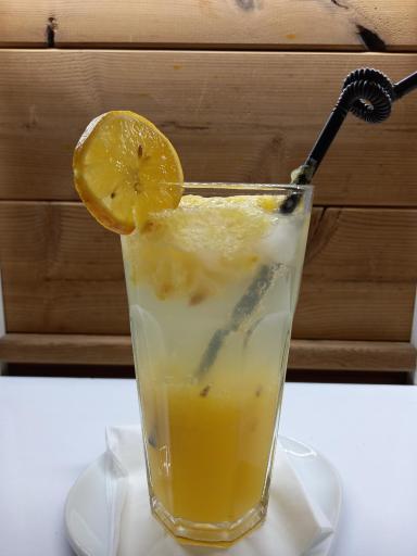 عکس کافه کتابشهر تبریز