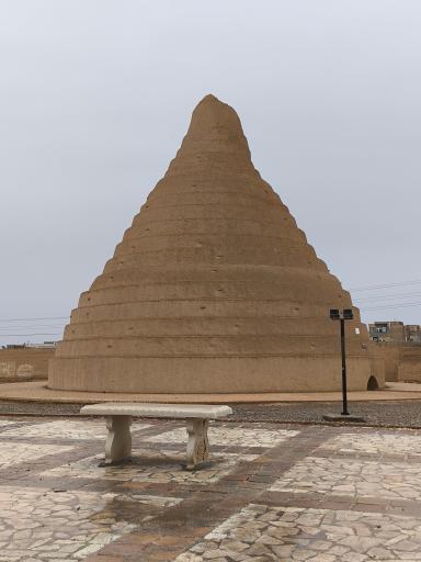 عکس یخچال خشتی ابرکوه