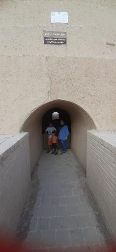 عکس یخچال خشتی ابرکوه