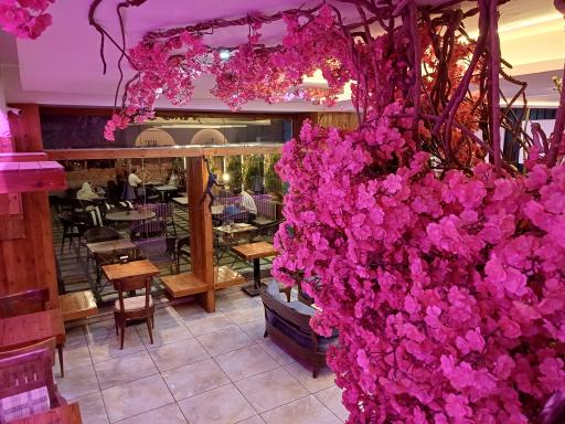 عکس کافه رستوران ازمیر