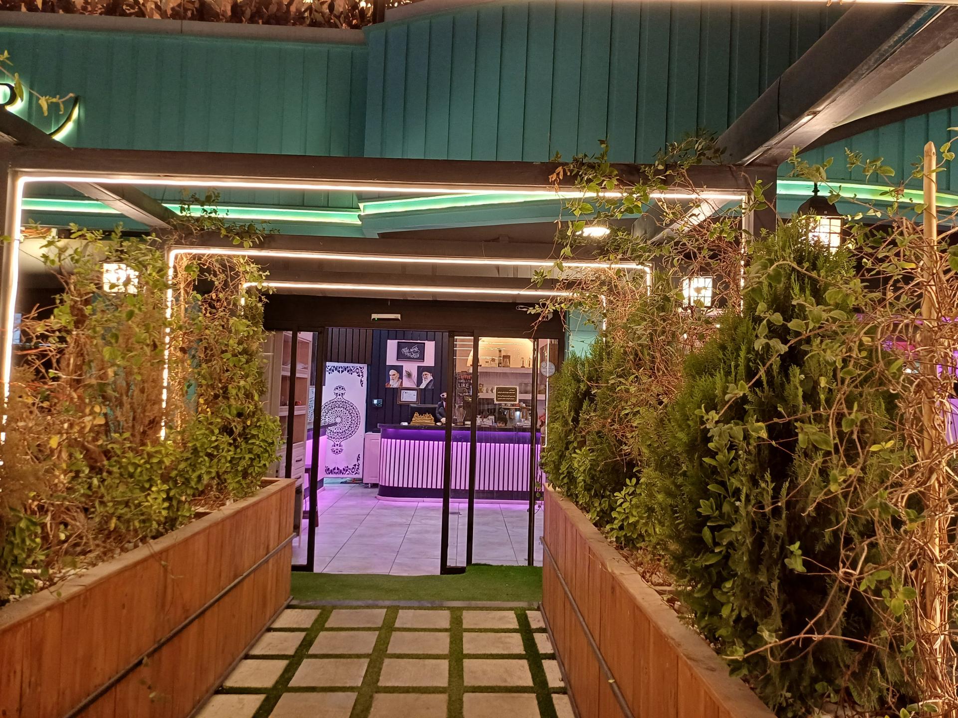 عکس کافه رستوران ازمیر