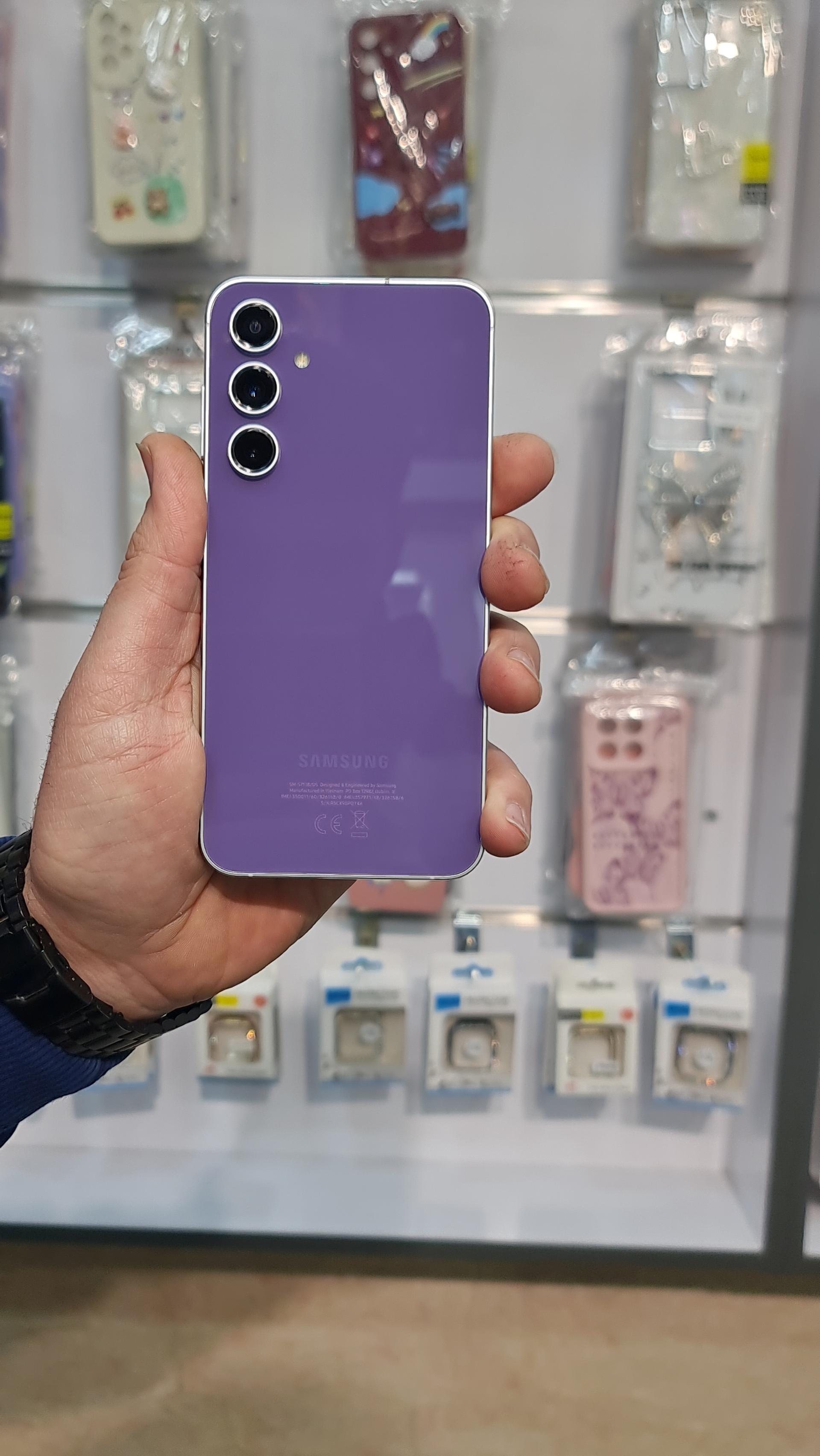 عکس ویلو موبایل