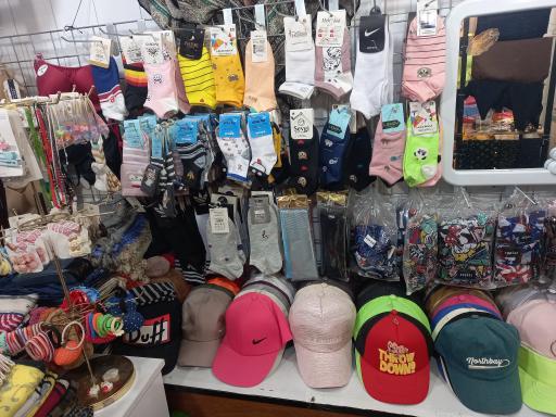 عکس فروشگاه شال و روسری نگاه