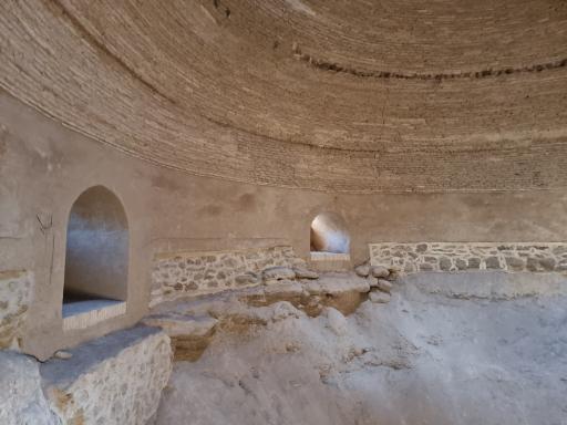 عکس یخچال خشتی ابرکوه