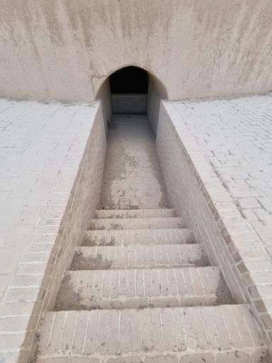 عکس یخچال خشتی ابرکوه