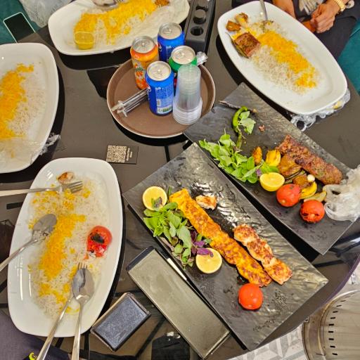 عکس رستوران گاردن تایم