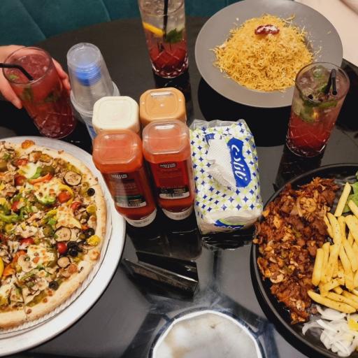 عکس رستوران گاردن تایم