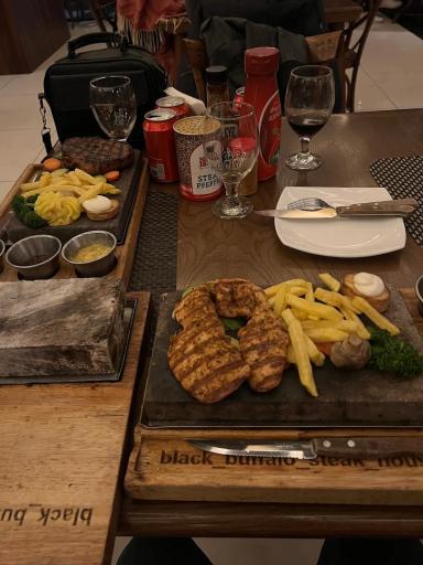 عکس خانه استیک بوفالوی سیاه