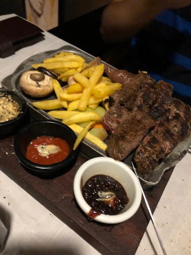 عکس خانه استیک بوفالوی سیاه