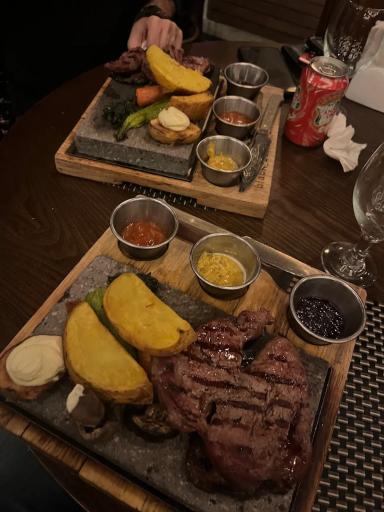 عکس خانه استیک بوفالوی سیاه