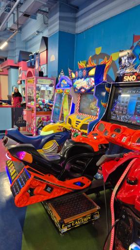 عکس شهربازی قلعه شادی شعبه ستاره باران