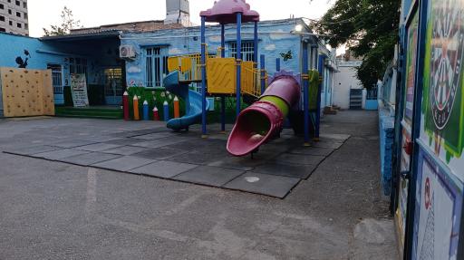 عکس دبستان و پیش دبستانی دکتر حسابی