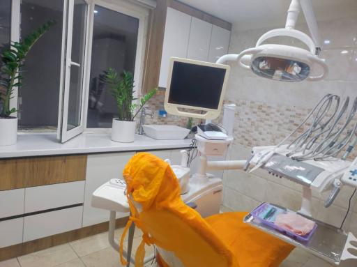 عکس دندانپزشکی دکتر زهرا رخ فروز