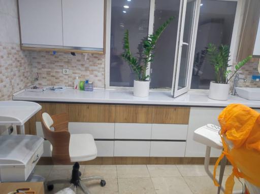 عکس دندانپزشکی دکتر زهرا رخ فروز