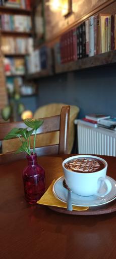 عکس کافی شاپ لبخند