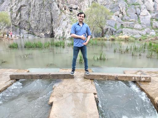 عکس چشمه کیخسرو (بلاغ حک)