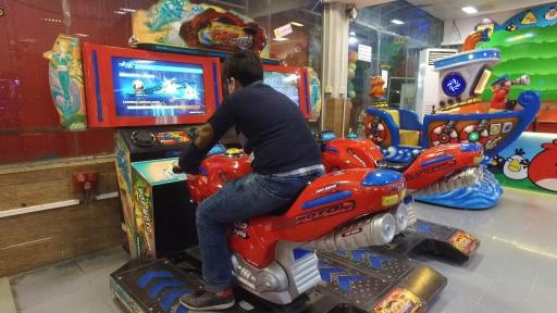 عکس شهربازی سرپوشیده بازینو