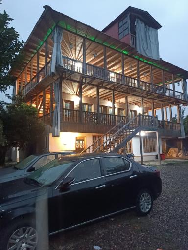 عکس بوم گردی عمارت گلسرا