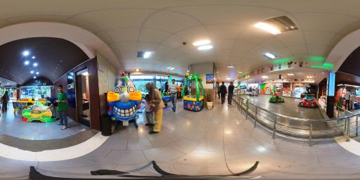 عکس شهربازی سرپوشیده بازینو