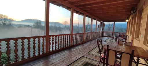 عکس بوم گردی عمارت گلسرا