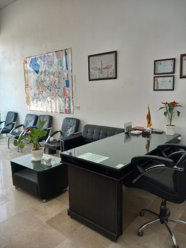 عکس مشاورین املاک سپهر