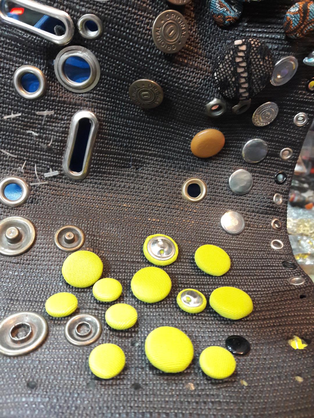 عکس خرازی دکمه سرای امین