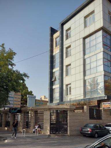 عکس ساختمان پزشکان صدرا