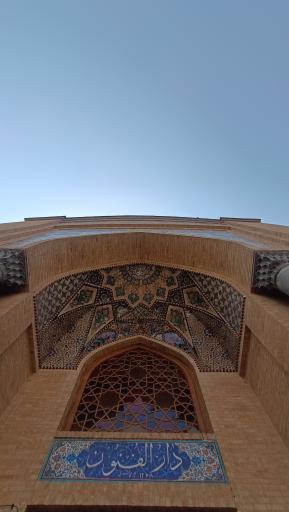 عکس مدرسه تاریخی دارالفنون