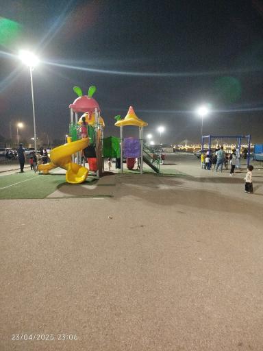 عکس زمین بازی کودکان