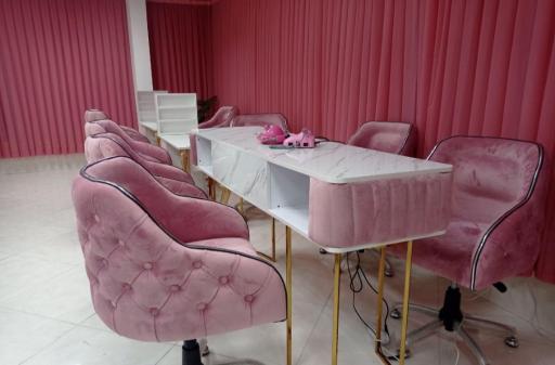 عکس سالن زیبایی pink