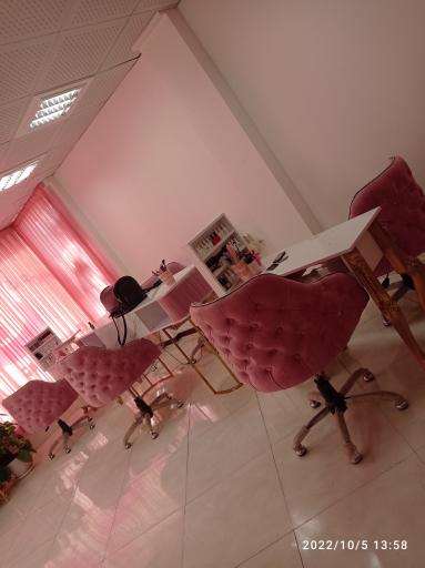 عکس سالن زیبایی pink