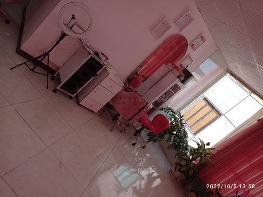 عکس سالن زیبایی pink