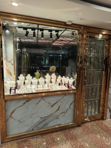 عکس فرنیا گلد گالری