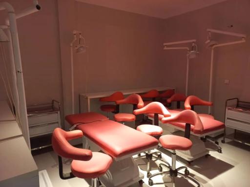 عکس مرکز پوست و مو آیگل