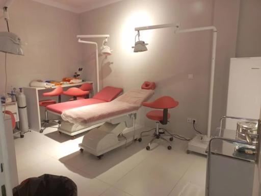 عکس مرکز پوست و مو آیگل