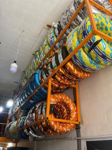 عکس لاستیک فروشی قاره سبز