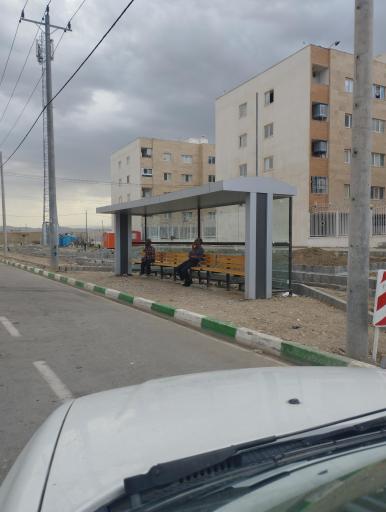 عکس ایستگاه اتوبوس انتهای خیابان شهید محبی